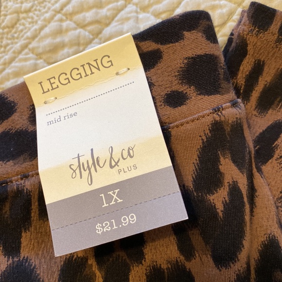 NWT -Style & Co. womens leopard print leggings. - Picture 3 of 5